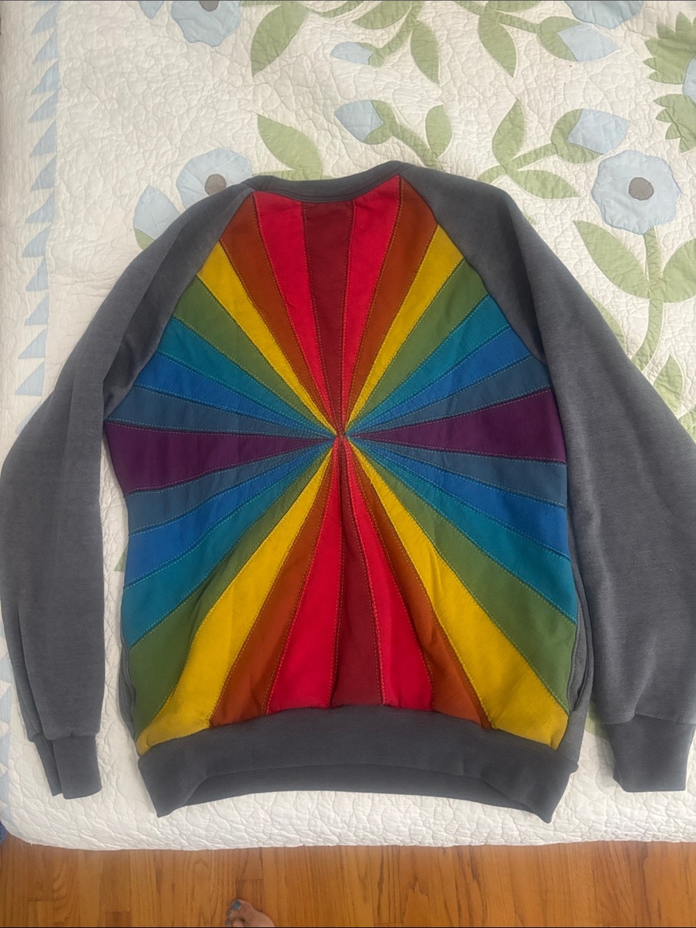 Aviator Nation Sunburst Sweatshirt Size Small